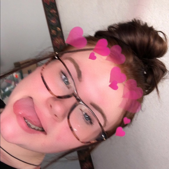 Meet your Posher, Ashley - Picture 1 of 1